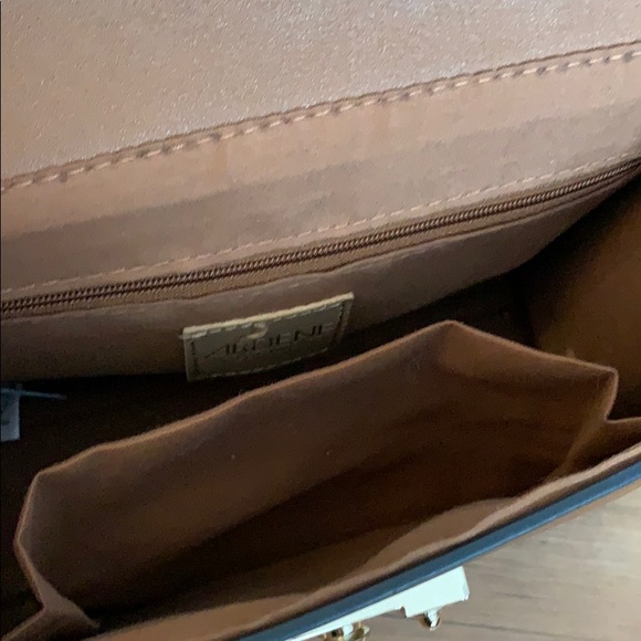 Super Cute Purse! - Picture 3 of 4